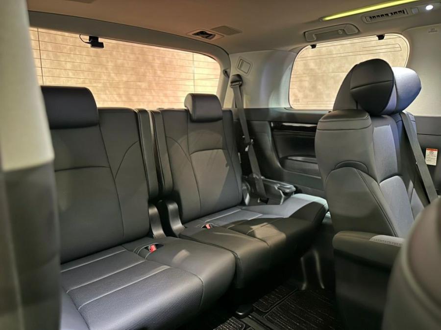 Alphard 2.5 Hybrid SRC Modellista - Image 5
